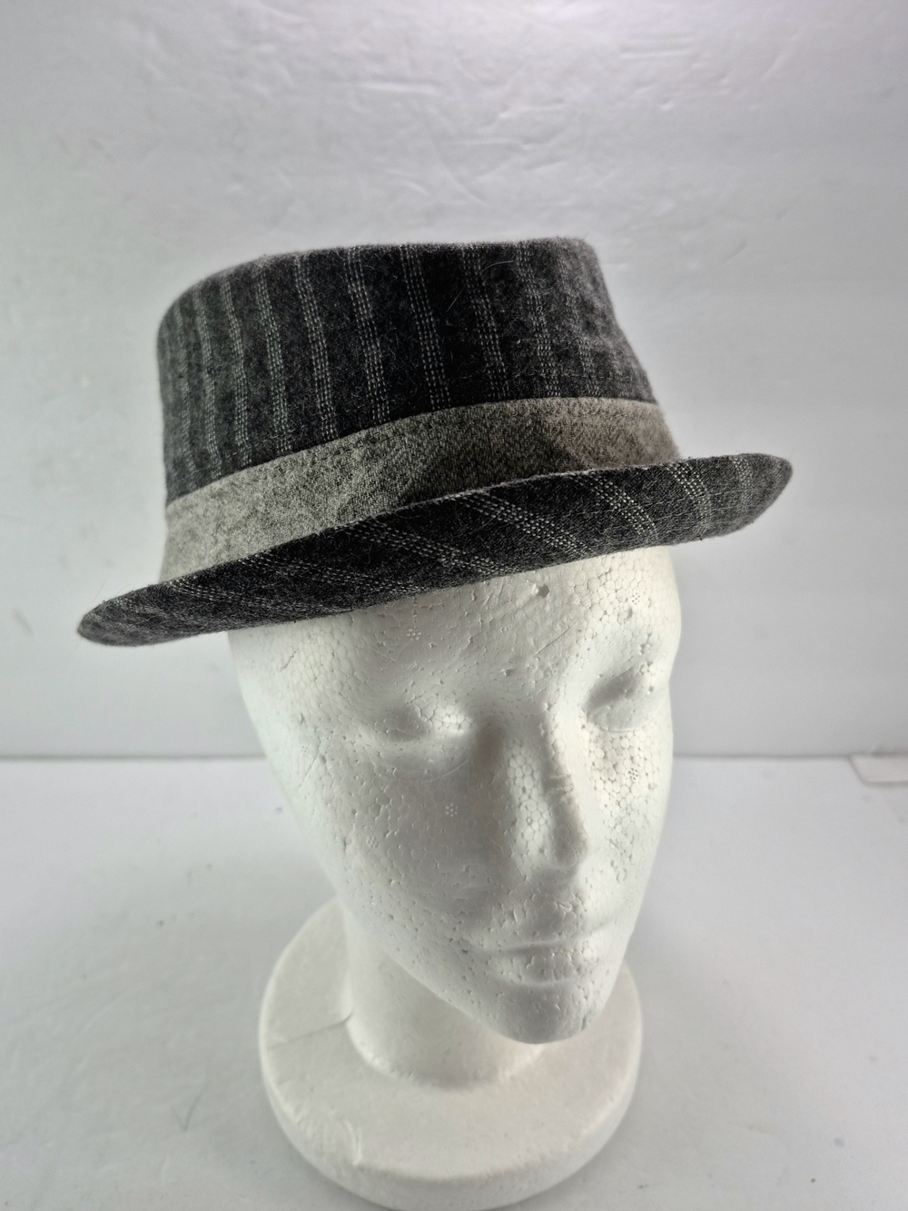 NWOT Block Headwear Grey Pinstripe Trilby Fedora Hat Size M. Unisex Vintage Insp